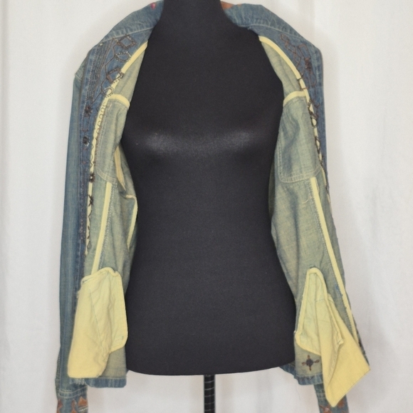 Chico's Southwestern Aztec-Style Embroidered Denim Zip Jacket - Size 2 (L/12) - Picture 10 of 14